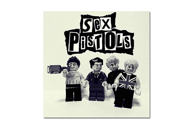 20-Famous-Bands-Recreated-in-LEGO-9