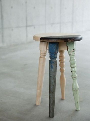 04 - Banquinho de pés sortidos e reutilizados