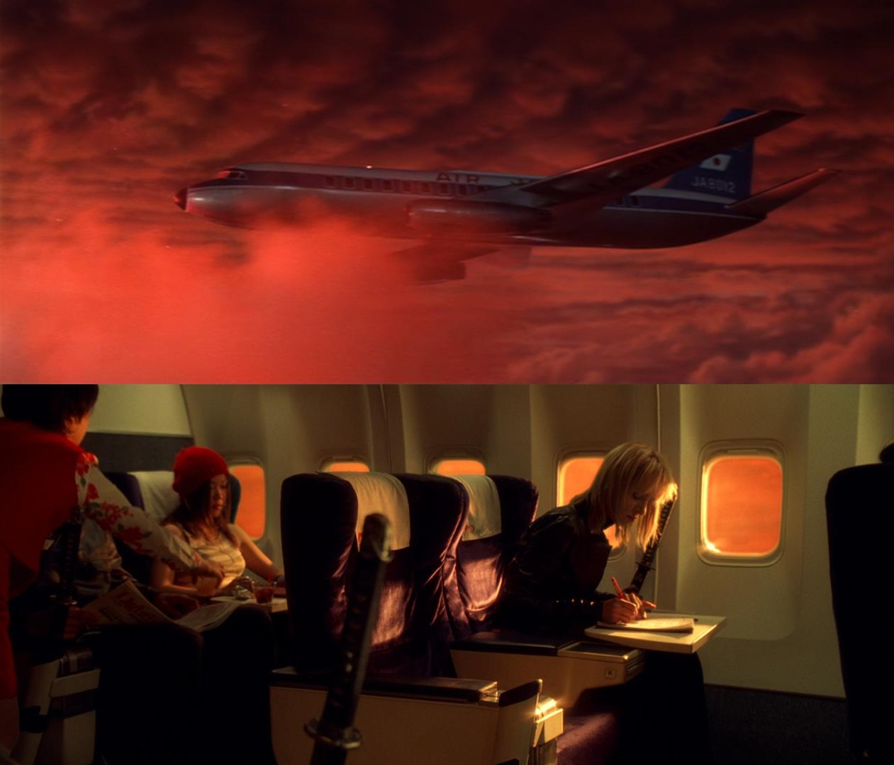 O céu laranja presente durante o voo tanto em Goke quanto em Kill Bill